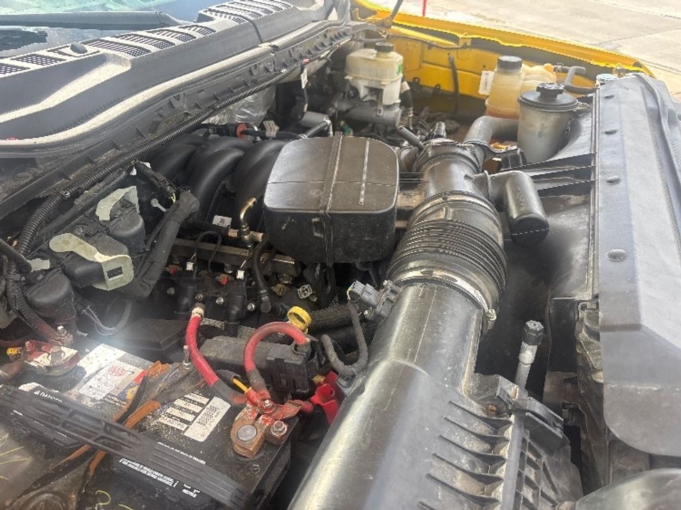 Medium Duty Box Truck-Light and Medium Duty Trucks-Ford-2021-F450-Katy-TX-135,377\n\t\tmiles-$ 28,750 - Image 23