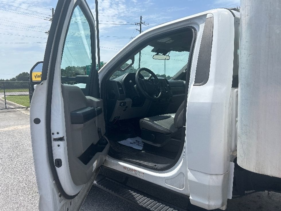 Medium Duty Box Truck-Light and Medium Duty Trucks-Ford-2021-F450-Lafayette-LA-129,657\n\t\tmiles-$ 32,500 - Image 12