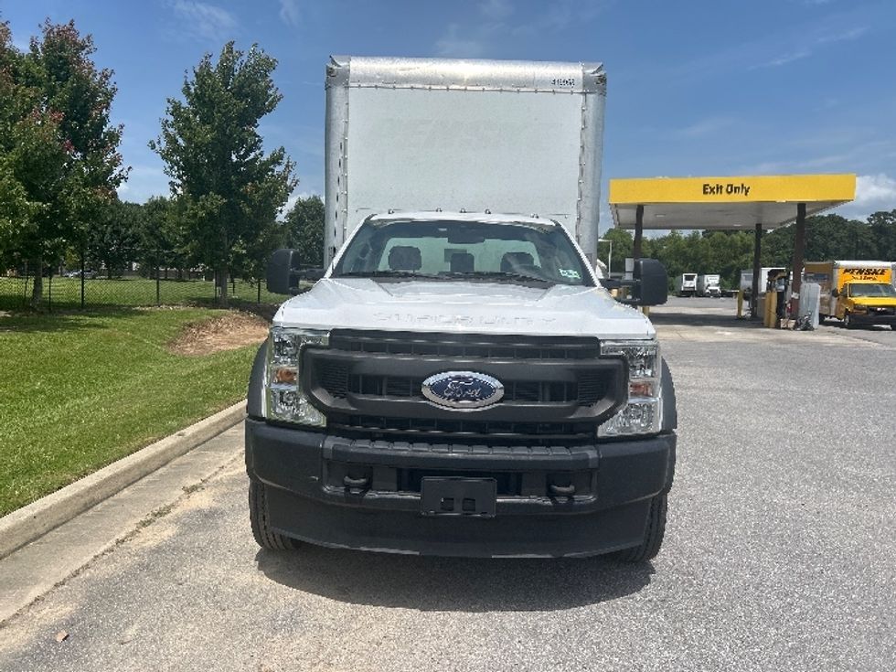 Medium Duty Box Truck-Light and Medium Duty Trucks-Ford-2021-F450-Lafayette-LA-129,657\n\t\tmiles-$ 32,500 - Image 2