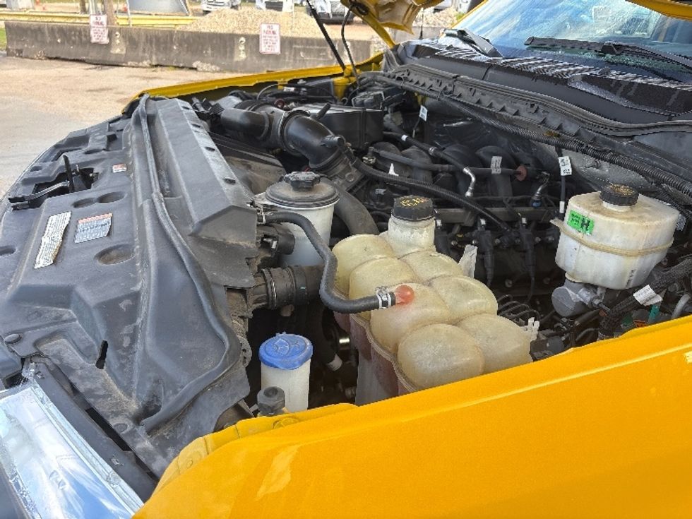 Medium Duty Box Truck-Light and Medium Duty Trucks-Ford-2021-F450-Lubbock-TX-115,391\n\t\tmiles-$ 32,500 - Image 24