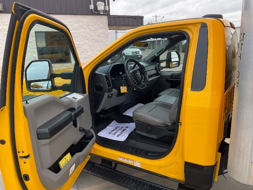 Medium Duty Box Truck-Light and Medium Duty Trucks-Ford-2021-F450-Oklahoma City-OK-103,400\n\t\tmiles-$ 35,500 - Image 17