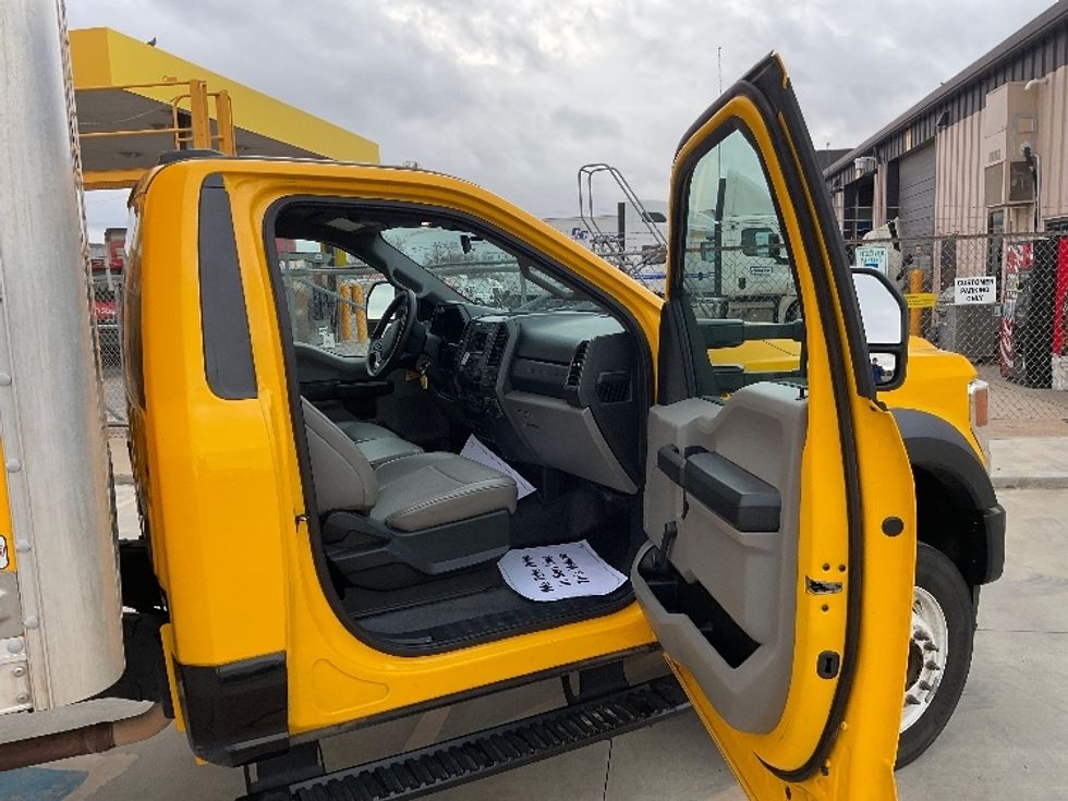 Medium Duty Box Truck-Light and Medium Duty Trucks-Ford-2021-F450-Oklahoma City-OK-103,400\n\t\tmiles-$ 35,500 - Image 20