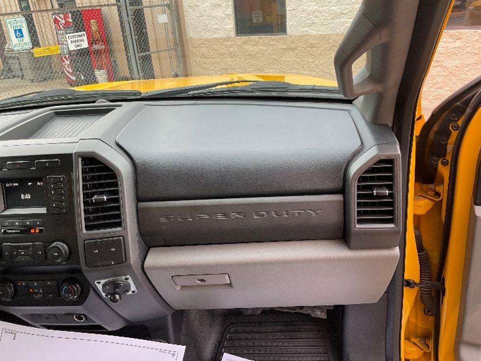 Medium Duty Box Truck-Light and Medium Duty Trucks-Ford-2021-F450-Oklahoma City-OK-103,400\n\t\tmiles-$ 35,500 - Image 21