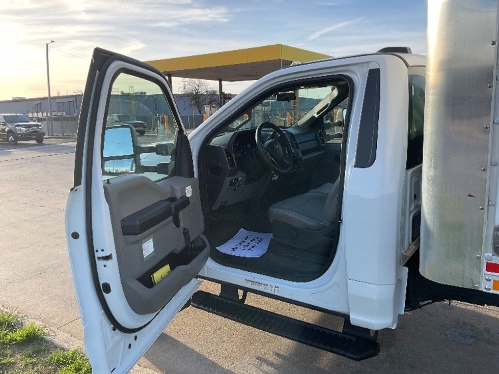 Medium Duty Box Truck-Light and Medium Duty Trucks-Ford-2021-F450-Oklahoma City-OK-117,167\n\t\tmiles-$ 35,000 - Image 16