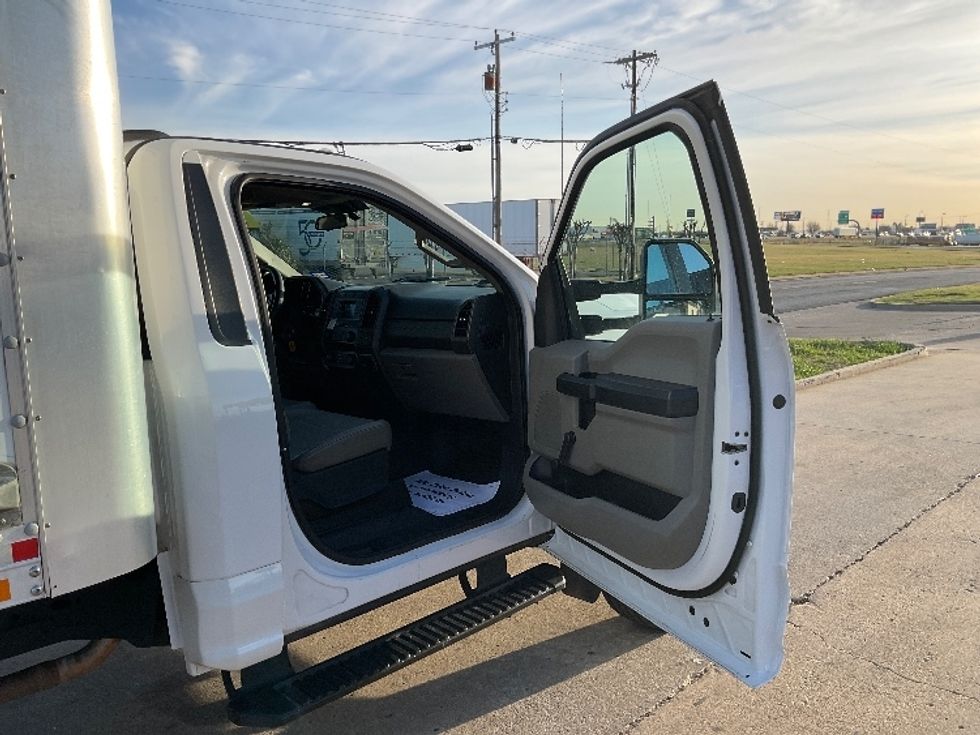 Medium Duty Box Truck-Light and Medium Duty Trucks-Ford-2021-F450-Oklahoma City-OK-117,167\n\t\tmiles-$ 35,000 - Image 20