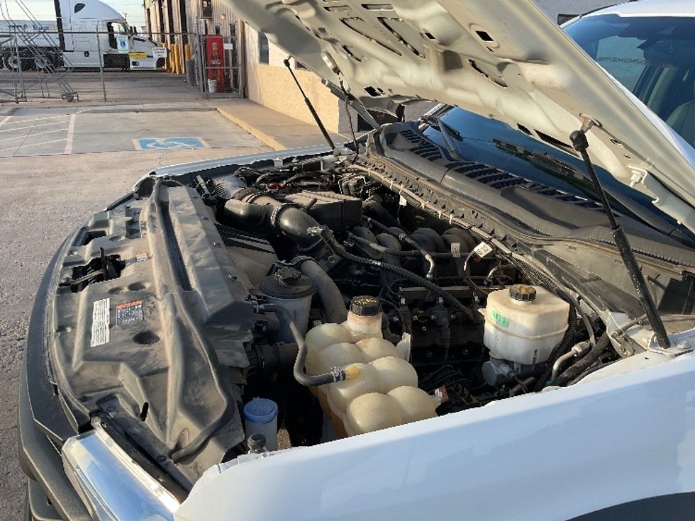 Medium Duty Box Truck-Light and Medium Duty Trucks-Ford-2021-F450-Oklahoma City-OK-117,167\n\t\tmiles-$ 35,000 - Image 24