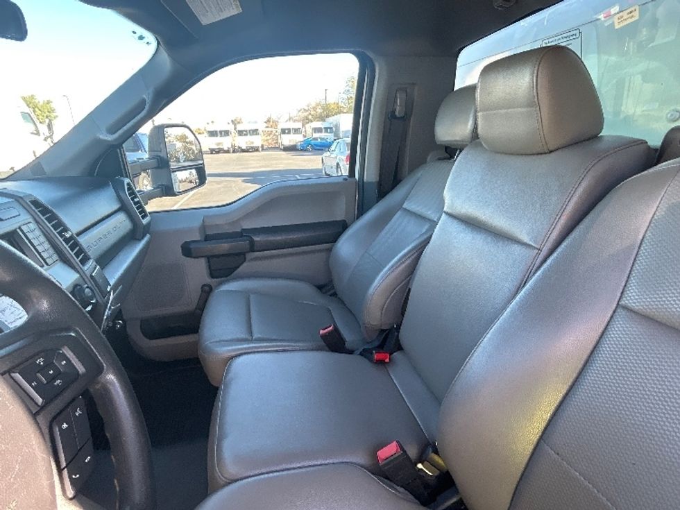 Medium Duty Box Truck-Light and Medium Duty Trucks-Ford-2021-F450-Phoenix-AZ-86,998\n\t\tmiles-$ 38,000 - Image 19