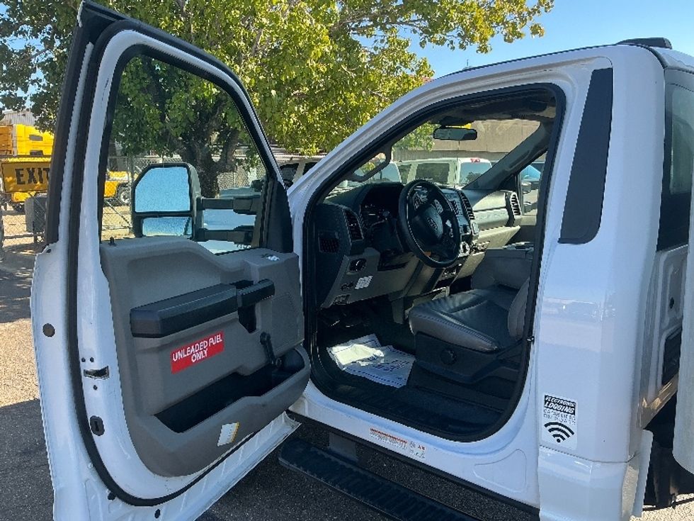 Medium Duty Box Truck-Light and Medium Duty Trucks-Ford-2021-F450-Richland-MS-163,216\n\t\tmiles-$ 26,500 - Image 16