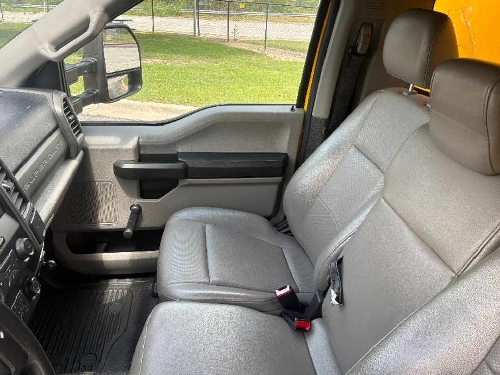Medium Duty Box Truck-Light and Medium Duty Trucks-Ford-2021-F450-San Antonio-TX-102,135\n\t\tmiles-$ 32,750 - Image 17
