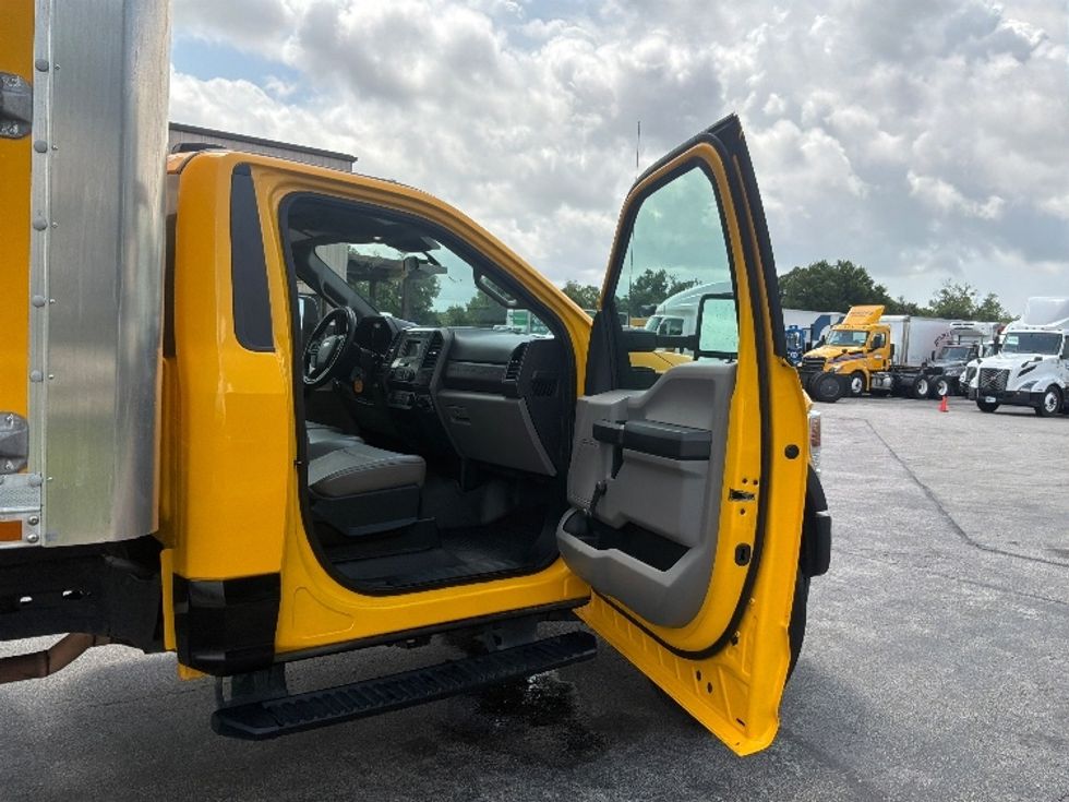 Medium Duty Box Truck-Light and Medium Duty Trucks-Ford-2021-F450-San Antonio-TX-102,135\n\t\tmiles-$ 32,750 - Image 18