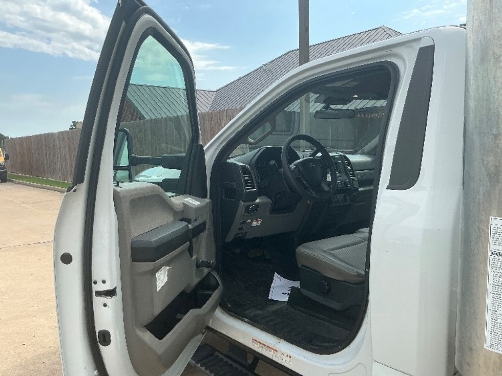 Medium Duty Box Truck-Light and Medium Duty Trucks-Ford-2021-F450-Tulsa-OK-83,510\n\t\tmiles-$ 39,500 - Image 16