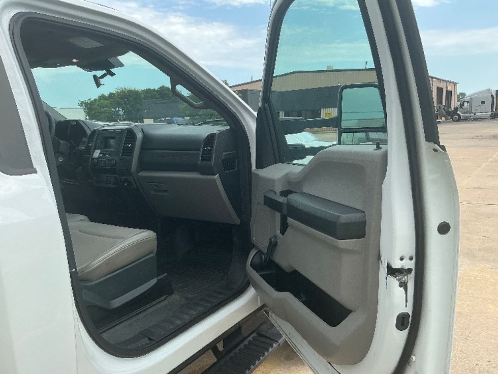 Medium Duty Box Truck-Light and Medium Duty Trucks-Ford-2021-F450-Tulsa-OK-83,510\n\t\tmiles-$ 39,500 - Image 20