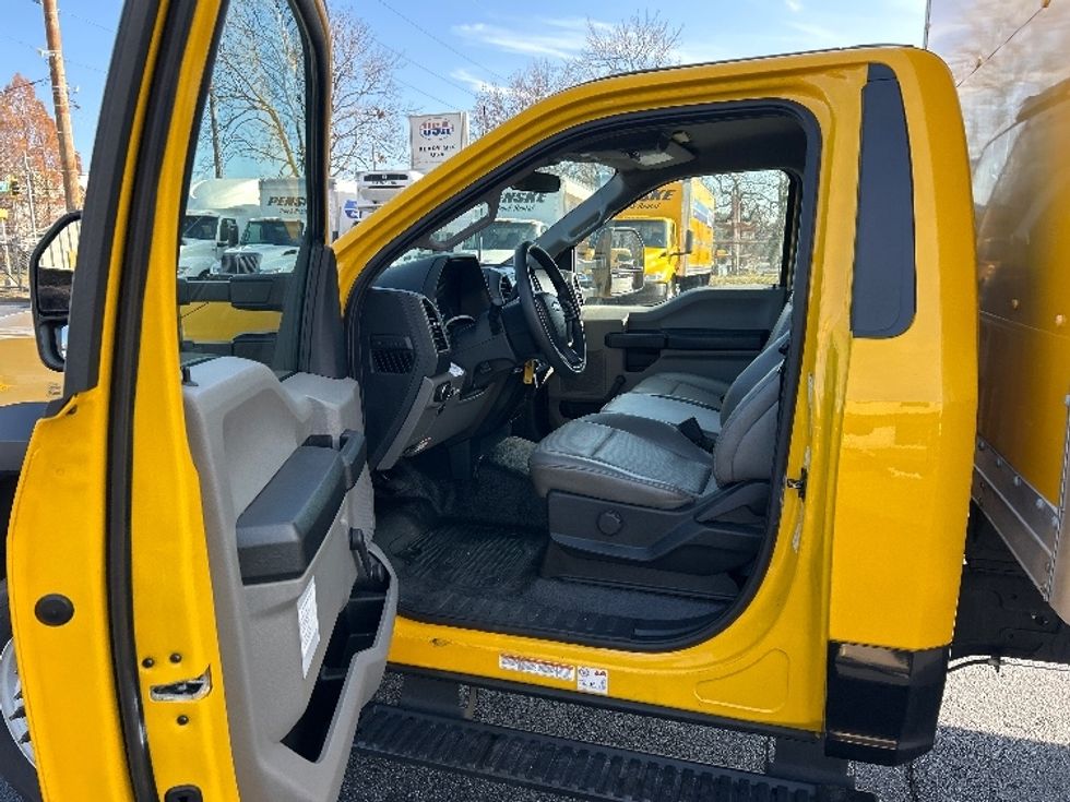 Medium Duty Box Truck-Light and Medium Duty Trucks-Ford-2022-F450-Atlanta-GA-78,514\n\t\tmiles-$ 41,750 - Image 16