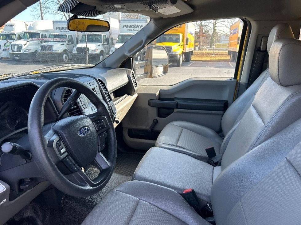 Medium Duty Box Truck-Light and Medium Duty Trucks-Ford-2022-F450-Atlanta-GA-78,514\n\t\tmiles-$ 41,750 - Image 17