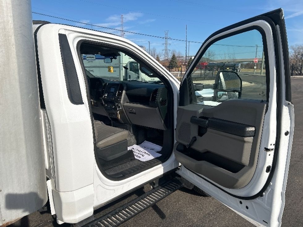 Medium Duty Box Truck-Light and Medium Duty Trucks-Ford-2022-F450-La Porte-IN-124,943\n\t\tmiles-$ 33,750 - Image 20