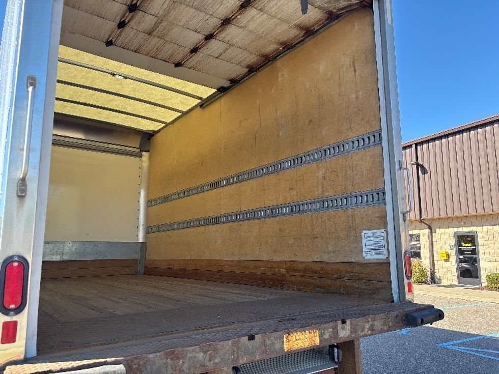 Medium Duty Box Truck-Light and Medium Duty Trucks-Ford-2022-F550-Lansing-MI-199,066\n\t\tmiles-$ 31,750 - Image 11