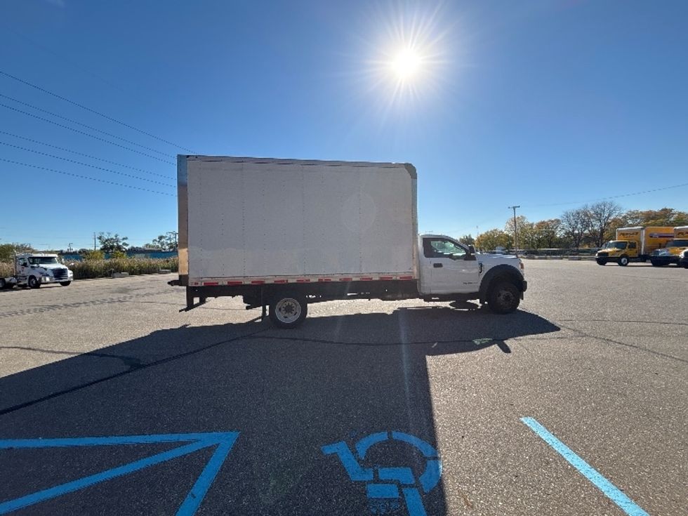 Medium Duty Box Truck-Light and Medium Duty Trucks-Ford-2022-F550-Lansing-MI-199,066\n\t\tmiles-$ 31,750 - Image 14