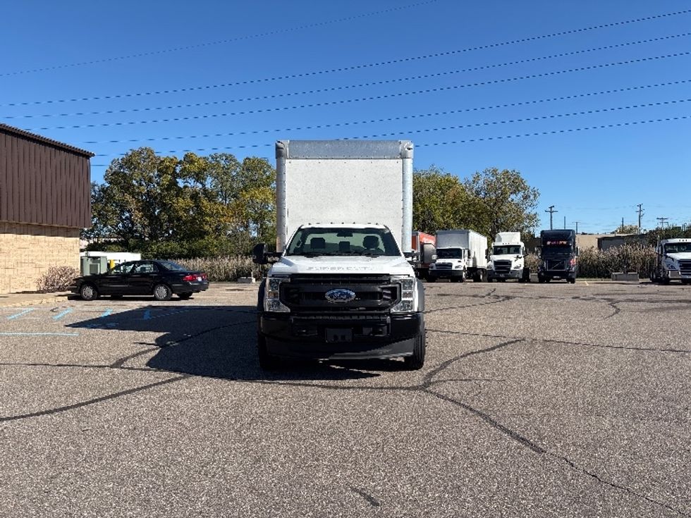 Medium Duty Box Truck-Light and Medium Duty Trucks-Ford-2022-F550-Lansing-MI-199,066\n\t\tmiles-$ 31,750 - Image 2