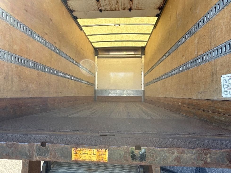 Medium Duty Box Truck-Light and Medium Duty Trucks-Ford-2022-F550-Lansing-MI-199,066\n\t\tmiles-$ 31,750 - Image 9