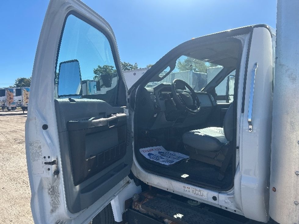 Medium Duty Box Truck-Light and Medium Duty Trucks-Ford-2022-F650-Braintree-MA-201,033\n\t\tmiles-$ 25,250 - Image 16