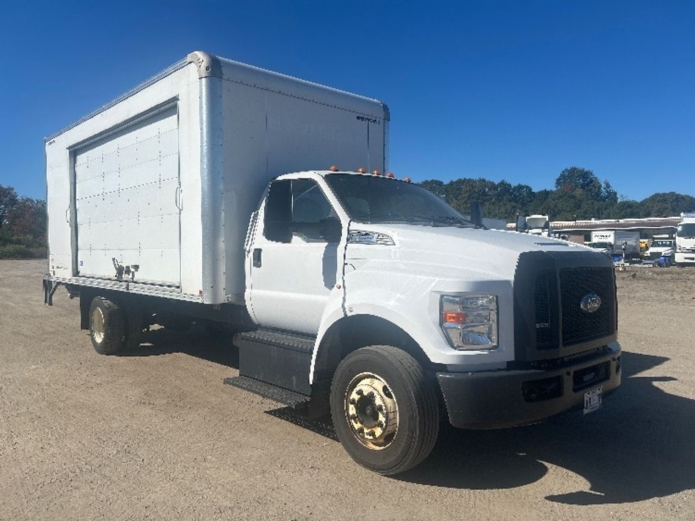 Medium Duty Box Truck-Light and Medium Duty Trucks-Ford-2022-F650-Londonderry-NH-182,107\n\t\tmiles-$ 28,500 - Image 1