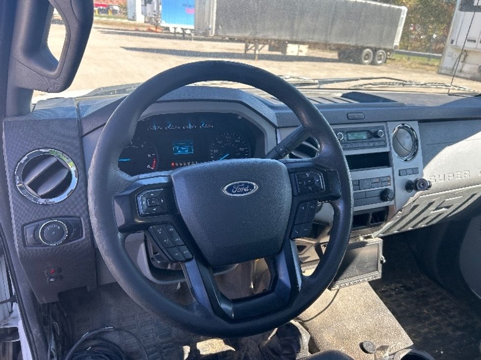 Medium Duty Box Truck-Light and Medium Duty Trucks-Ford-2022-F650-Londonderry-NH-182,107\n\t\tmiles-$ 28,500 - Image 18