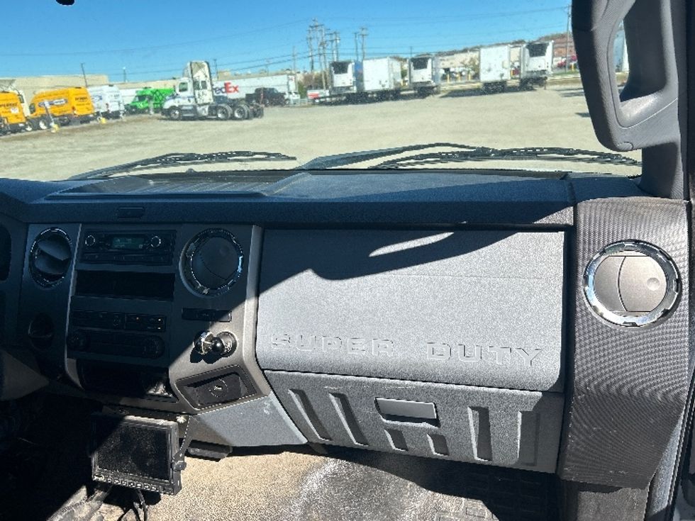 Medium Duty Box Truck-Light and Medium Duty Trucks-Ford-2022-F650-Londonderry-NH-182,107\n\t\tmiles-$ 28,500 - Image 21