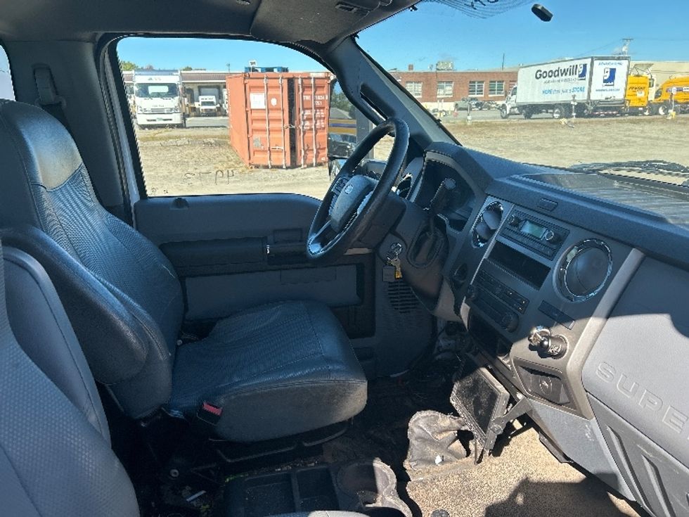 Medium Duty Box Truck-Light and Medium Duty Trucks-Ford-2022-F650-Londonderry-NH-182,107\n\t\tmiles-$ 28,500 - Image 22