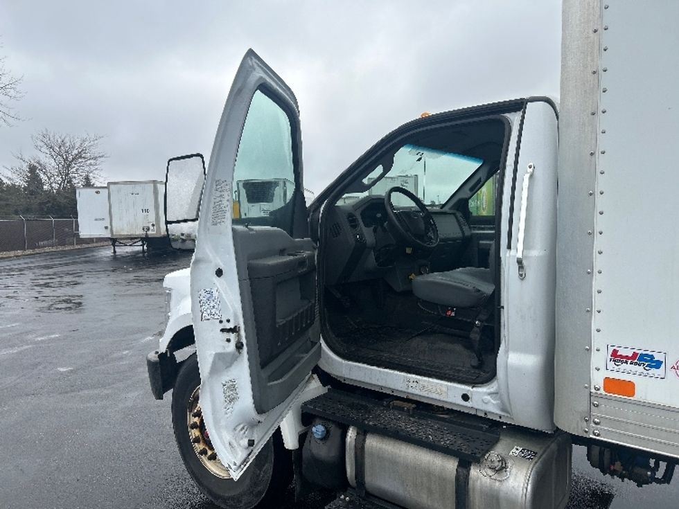 Medium Duty Box Truck-Light and Medium Duty Trucks-Ford-2022-F750-Oakwood Village-OH-154,890\n\t\tmiles-$ 50,250 - Image 15