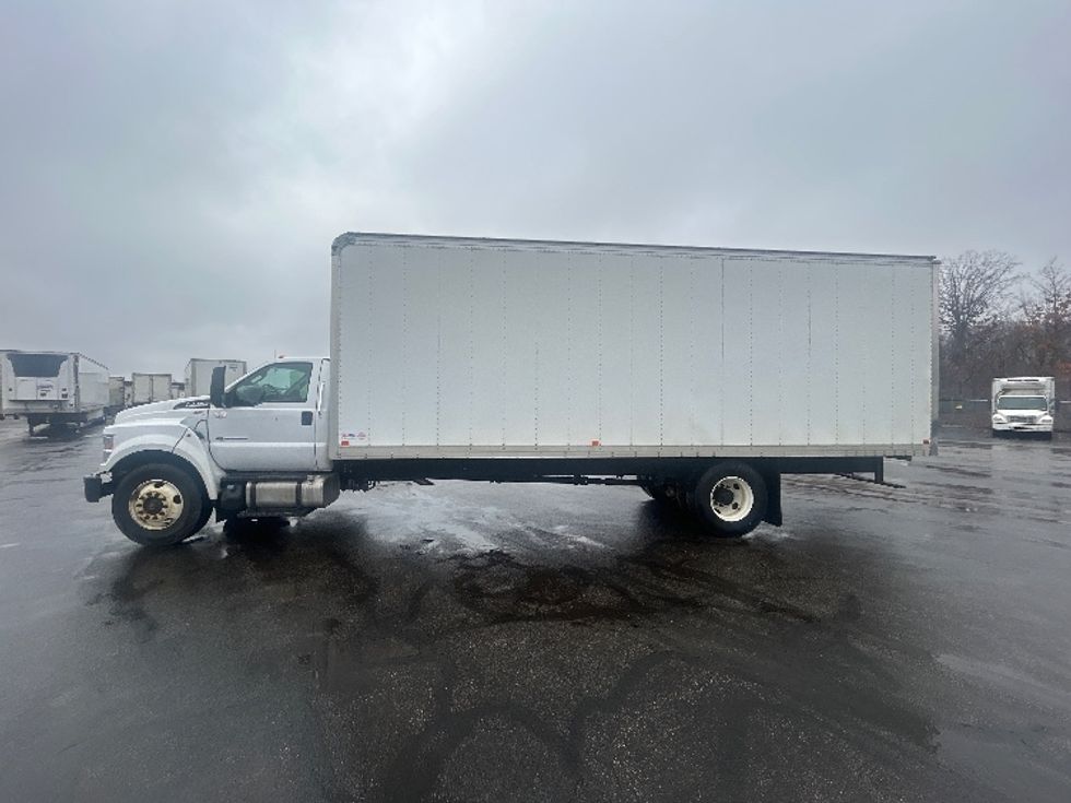 Medium Duty Box Truck-Light and Medium Duty Trucks-Ford-2022-F750-Oakwood Village-OH-154,890\n\t\tmiles-$ 50,250 - Image 4