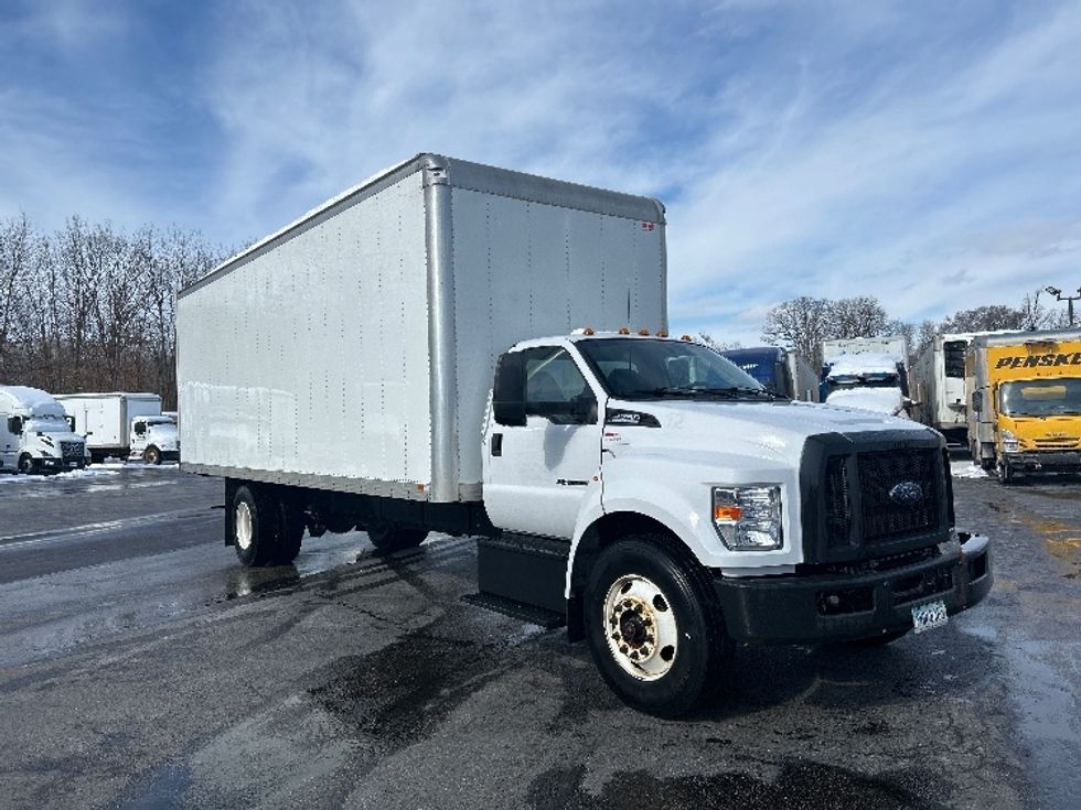 Medium Duty Box Truck-Light and Medium Duty Trucks-Ford-2022-F750-Oakwood Village-OH-156,522\n\t\tmiles-$ 50,000 - Image 1