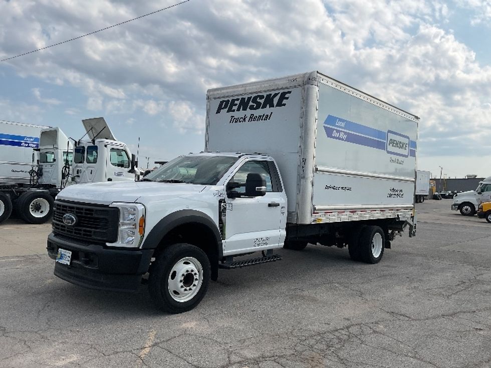 Medium Duty Box Truck-Light and Medium Duty Trucks-Ford-2023-F450-Oklahoma City-OK-68,604\n\t\tmiles-$ 42,250 - Image 1