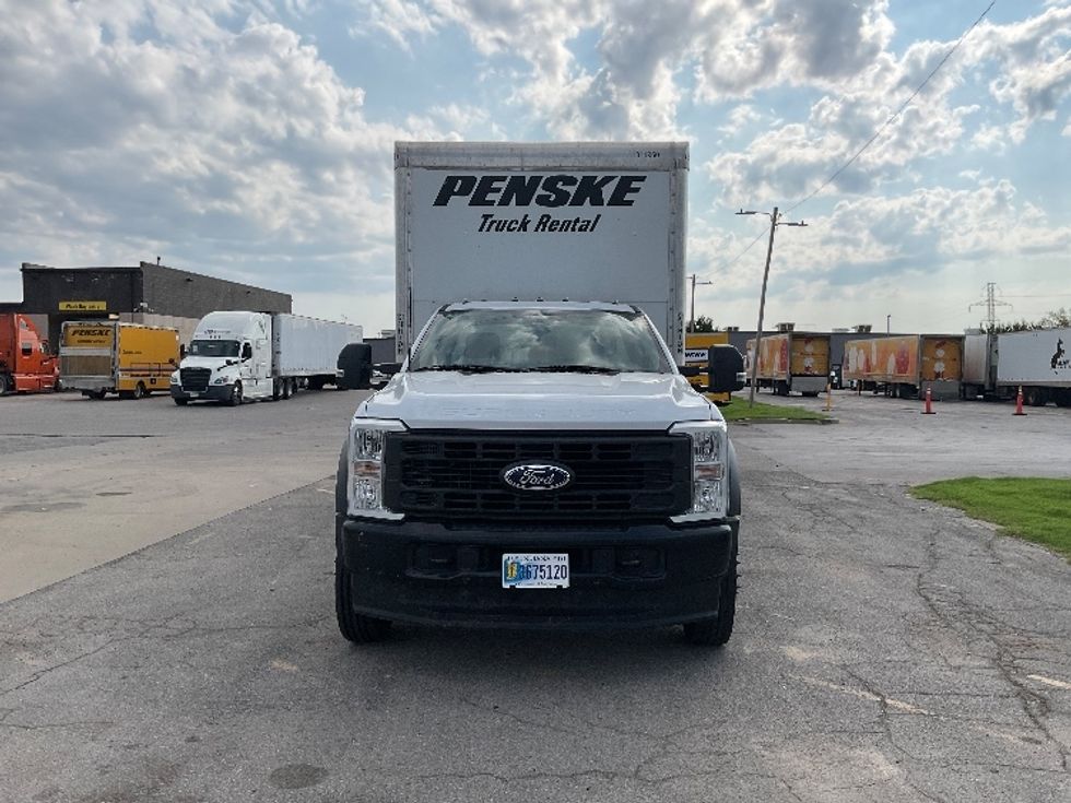 Medium Duty Box Truck-Light and Medium Duty Trucks-Ford-2023-F450-Oklahoma City-OK-68,604\n\t\tmiles-$ 42,250 - Image 2