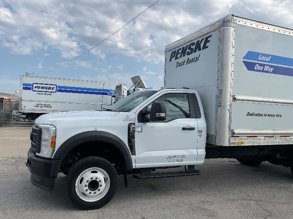 Medium Duty Box Truck-Light and Medium Duty Trucks-Ford-2023-F450-Oklahoma City-OK-68,604\n\t\tmiles-$ 42,250 - Image 3