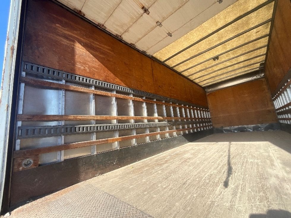 Medium Duty Box Truck-Light and Medium Duty Trucks-Freightliner-2001-FL70-East Chicago-IN-258,348\n\t\tmiles-$ 5,500 - Image 10