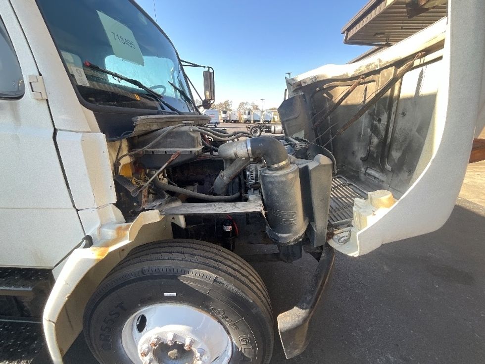 Medium Duty Box Truck-Light and Medium Duty Trucks-Freightliner-2001-FL70-East Chicago-IN-258,348\n\t\tmiles-$ 5,500 - Image 22