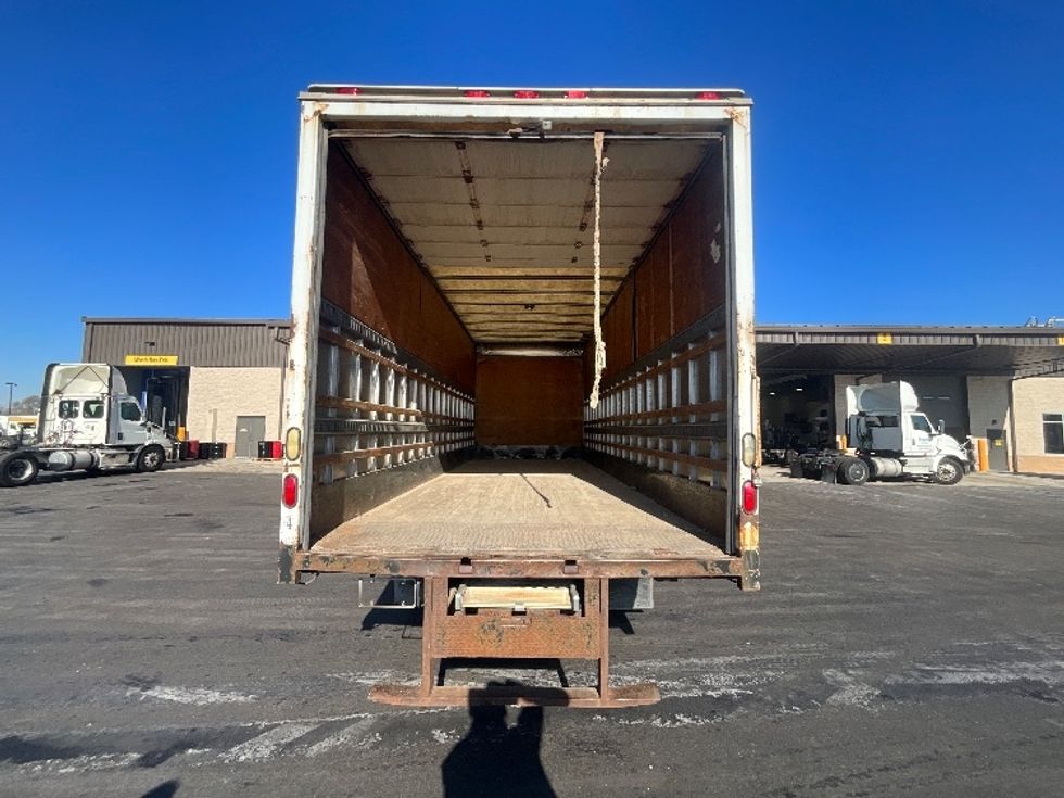 Medium Duty Box Truck-Light and Medium Duty Trucks-Freightliner-2001-FL70-East Chicago-IN-258,348\n\t\tmiles-$ 5,500 - Image 8