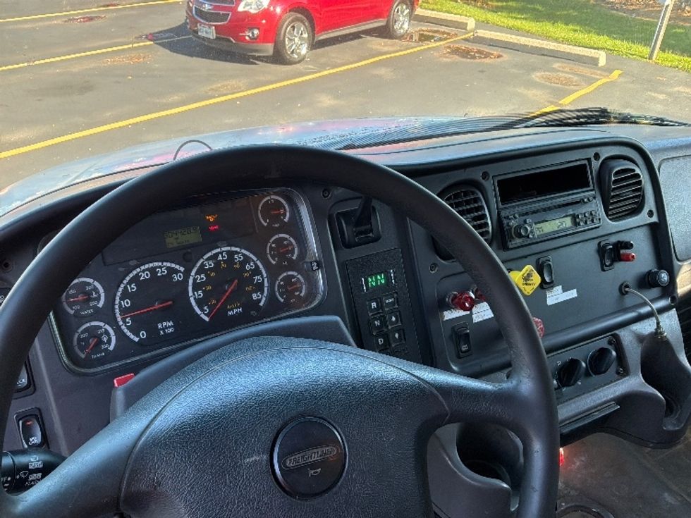 Medium Duty Box Truck-Light and Medium Duty Trucks-Freightliner-2007-M2-Pewaukee-WI-303,839\n\t\tmiles-$ 9,500 - Image 18