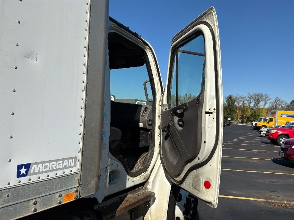 Medium Duty Box Truck-Light and Medium Duty Trucks-Freightliner-2007-M2-Pewaukee-WI-303,839\n\t\tmiles-$ 9,500 - Image 20