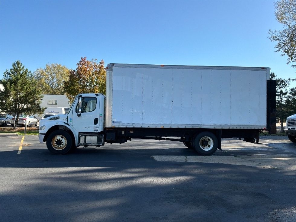 Medium Duty Box Truck-Light and Medium Duty Trucks-Freightliner-2007-M2-Pewaukee-WI-303,839\n\t\tmiles-$ 9,500 - Image 4