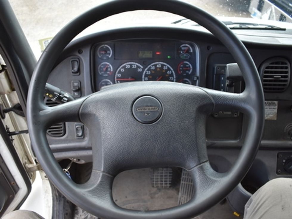 Medium Duty Box Truck-Light and Medium Duty Trucks-Freightliner-2011-M2-Essex Junction-VT-315,443\n\t\tmiles-$ 20,500 - Image 12