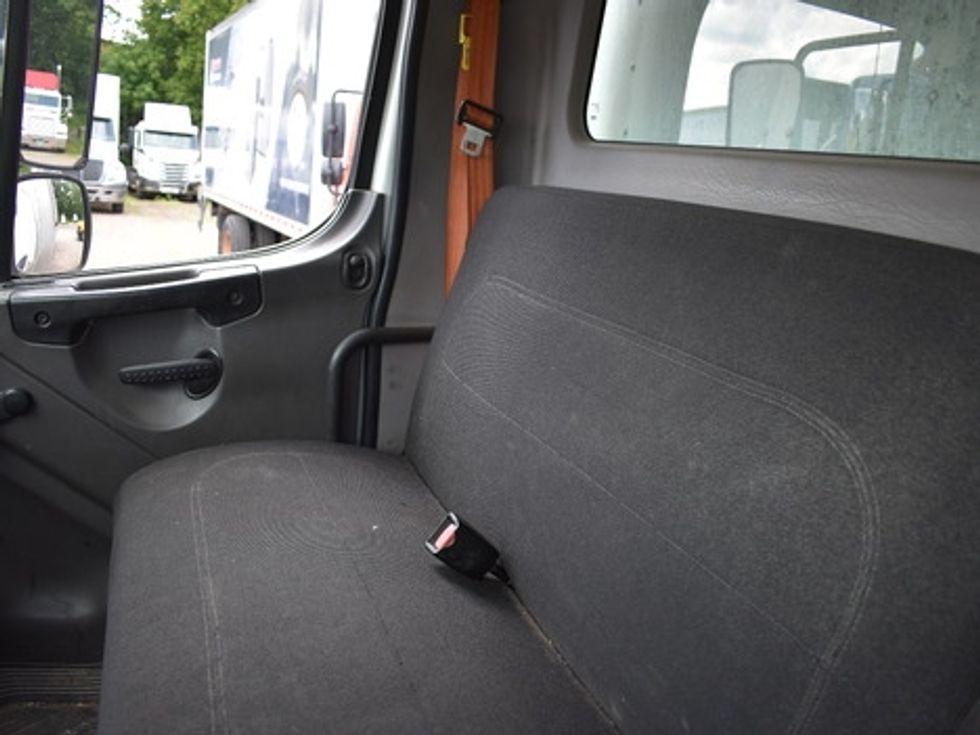 Medium Duty Box Truck-Light and Medium Duty Trucks-Freightliner-2011-M2-Essex Junction-VT-315,443\n\t\tmiles-$ 20,500 - Image 13