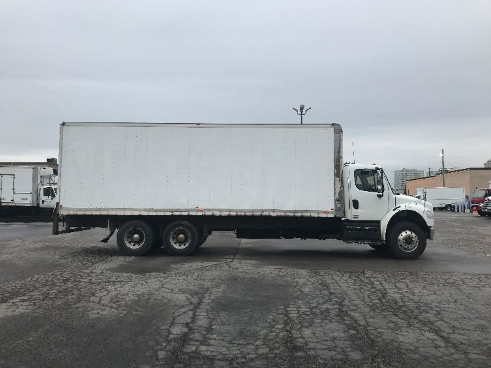 Medium Duty Box Truck-Light and Medium Duty Trucks-Freightliner-2011-M2-Scarborough-ON-424,766\n\t\tkm-$ 17,500 - Image 14
