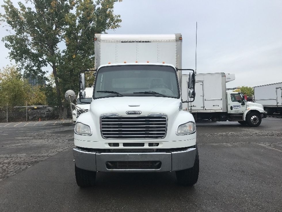 Medium Duty Box Truck-Light and Medium Duty Trucks-Freightliner-2011-M2-Scarborough-ON-424,766\n\t\tkm-$ 17,500 - Image 2