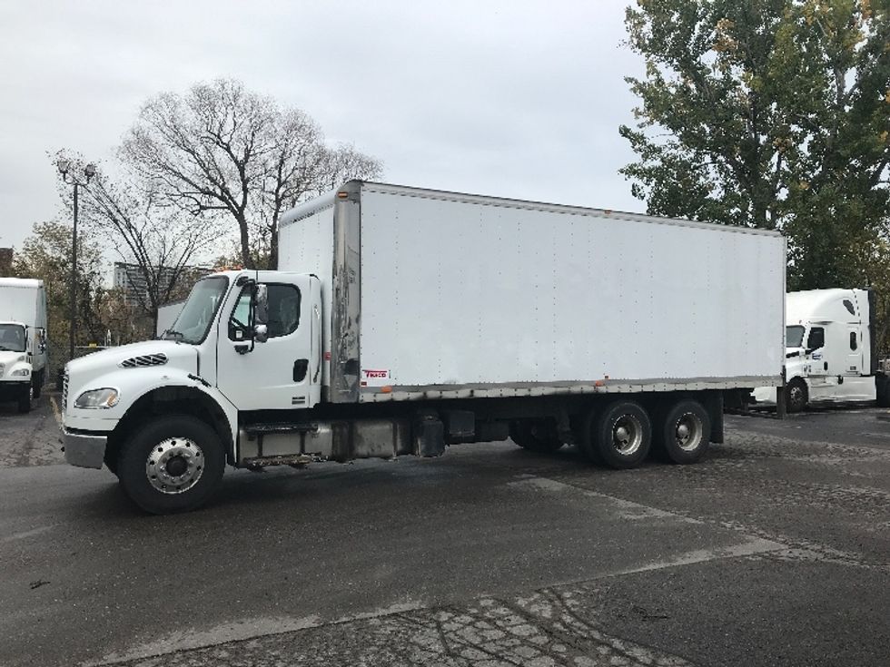 Medium Duty Box Truck-Light and Medium Duty Trucks-Freightliner-2011-M2-Scarborough-ON-424,766\n\t\tkm-$ 17,500 - Image 4