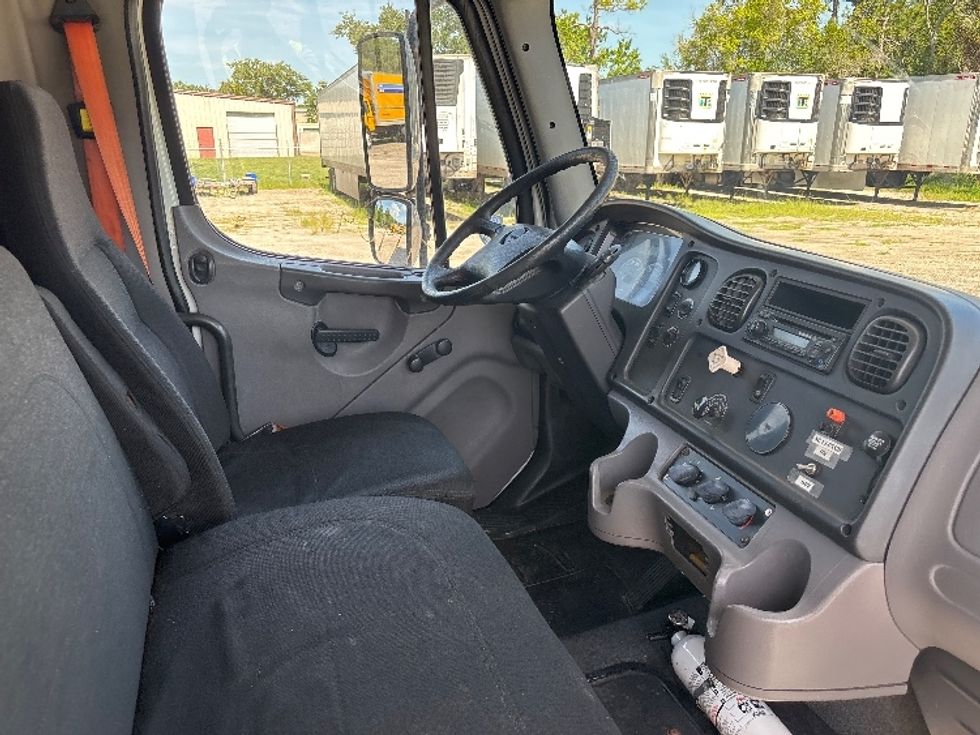 Medium Duty Box Truck-Light and Medium Duty Trucks-Freightliner-2012-M2-Melbourne-FL-227,041\n\t\tmiles-$ 27,000 - Image 22