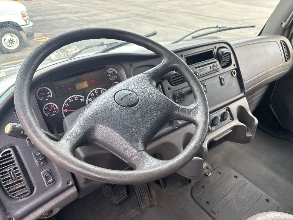 Medium Duty Box Truck-Light and Medium Duty Trucks-Freightliner-2013-M2-Brook Park-OH-291,782\n\t\tmiles-$ 12,500 - Image 16