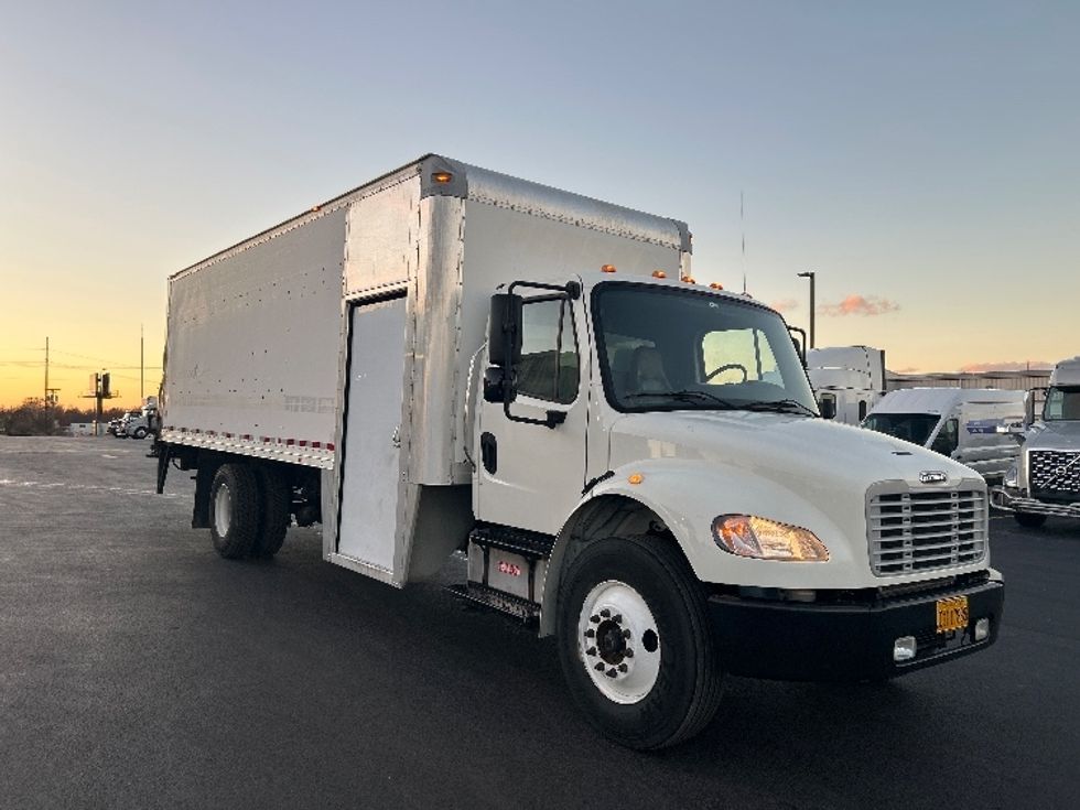 Medium Duty Box Truck-Light and Medium Duty Trucks-Freightliner-2013-M2-Lowell-AR-218,836\n\t\tmiles-$ 35,500 - Image 1