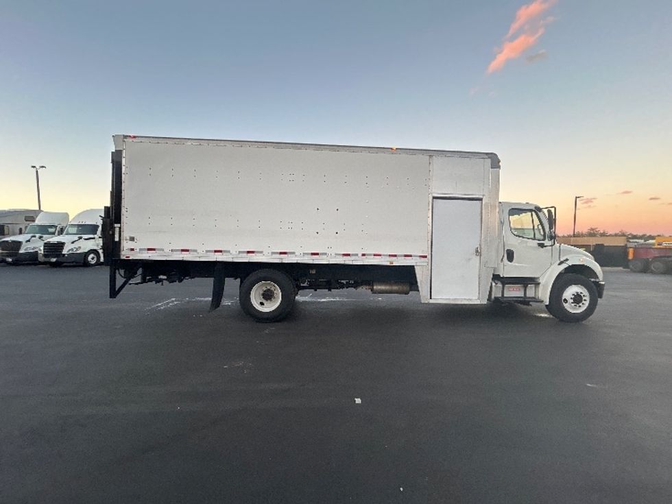 Medium Duty Box Truck-Light and Medium Duty Trucks-Freightliner-2013-M2-Lowell-AR-218,836\n\t\tmiles-$ 35,500 - Image 15