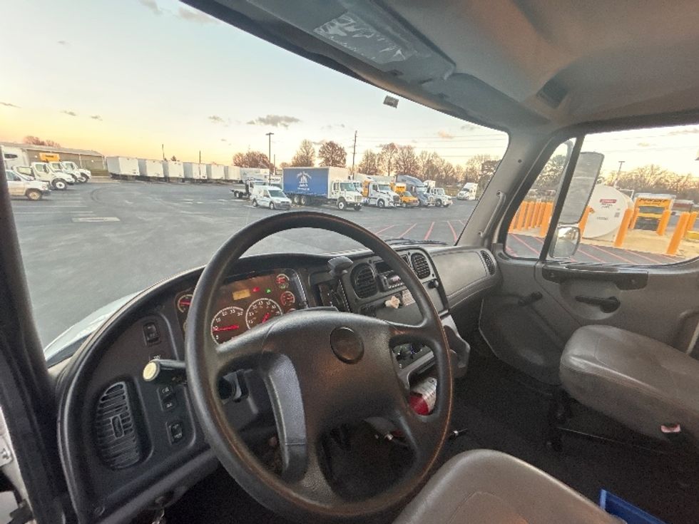 Medium Duty Box Truck-Light and Medium Duty Trucks-Freightliner-2013-M2-Lowell-AR-218,836\n\t\tmiles-$ 35,500 - Image 17